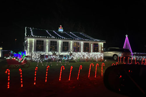 House decorated for the holidays.